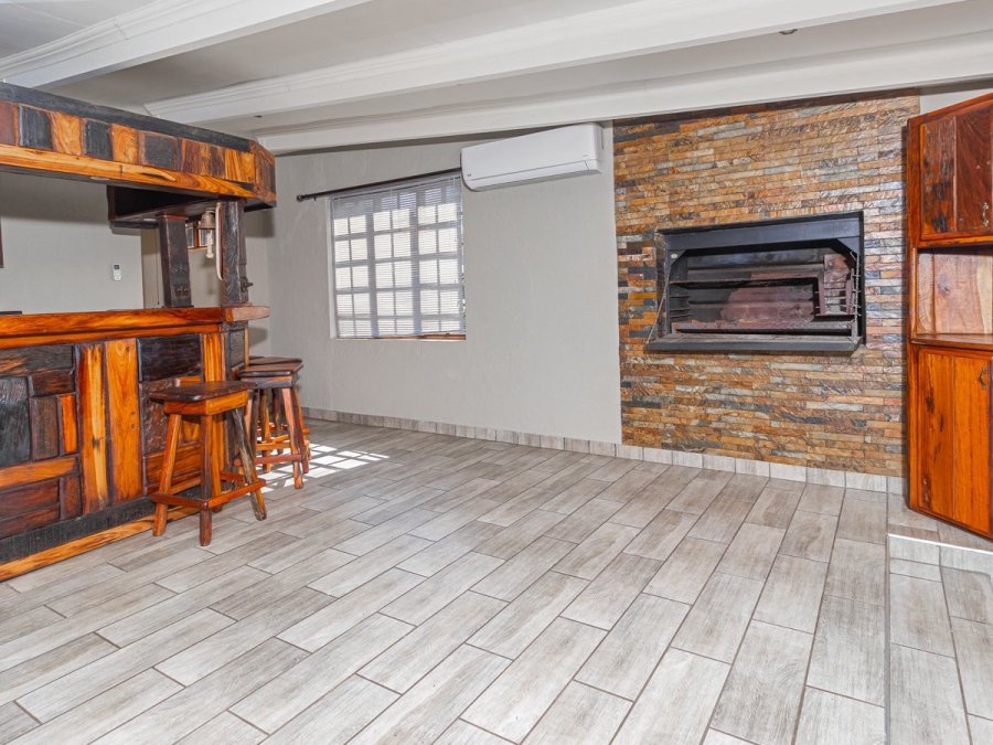 4 Bedroom Property for Sale in Ifafi North West